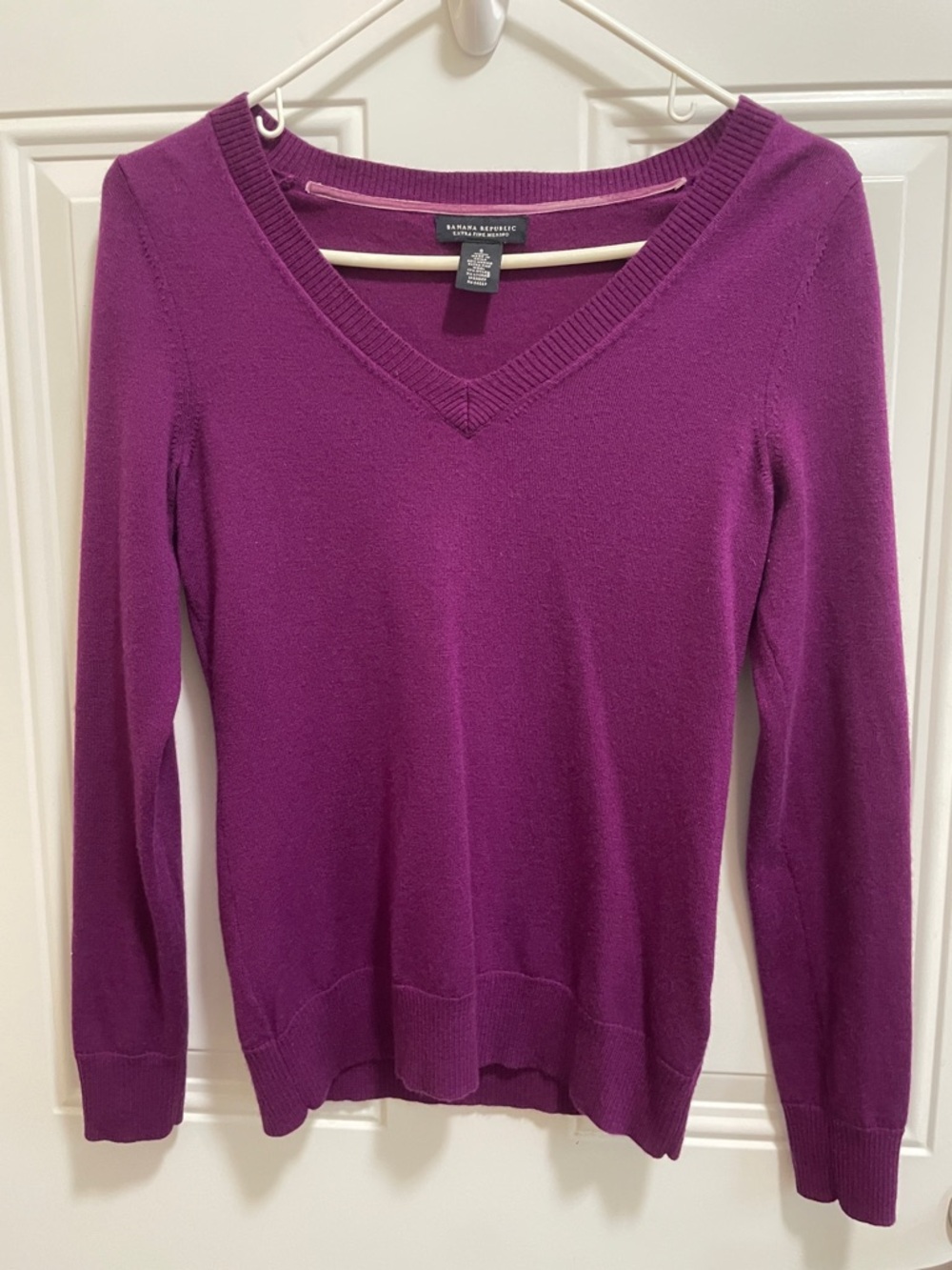 Banana Republic Women's Extra Fine Merino with stretch V-Neck Sweater